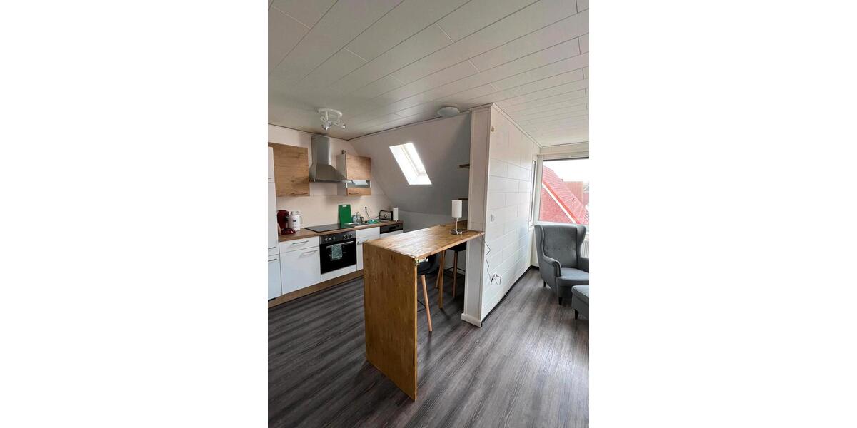 Dachgeschoßwohnung Emden Tholenswehr - 2 Zimmer, 50 m&sup2;, 1.100&euro; | Angebot:25455525