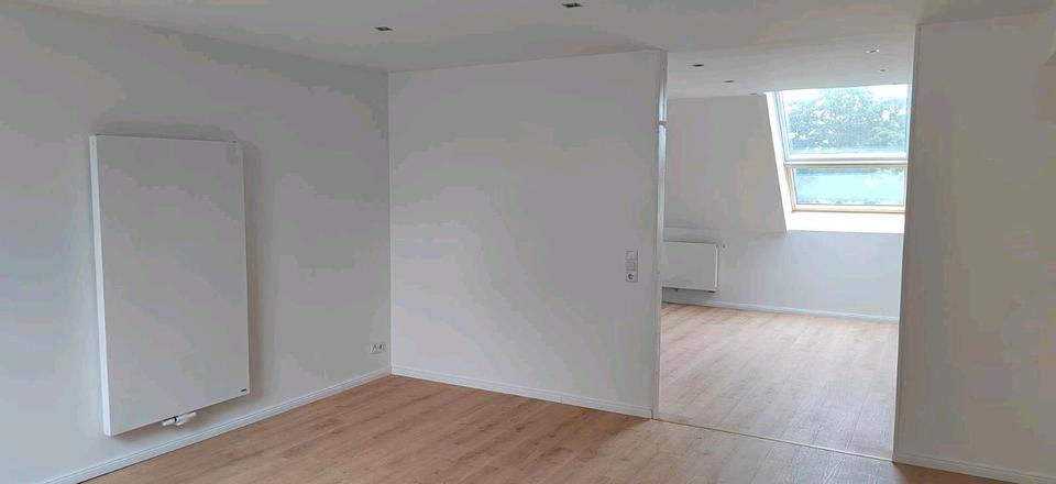 Dachgeschoßwohnung Großefehn - 4 Zimmer, 160 m&sup2;, 1.100&euro; | Angebot:26610301