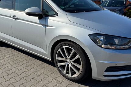 VW Touran 117.466 km 18.499 &euro; Moormerland 26802