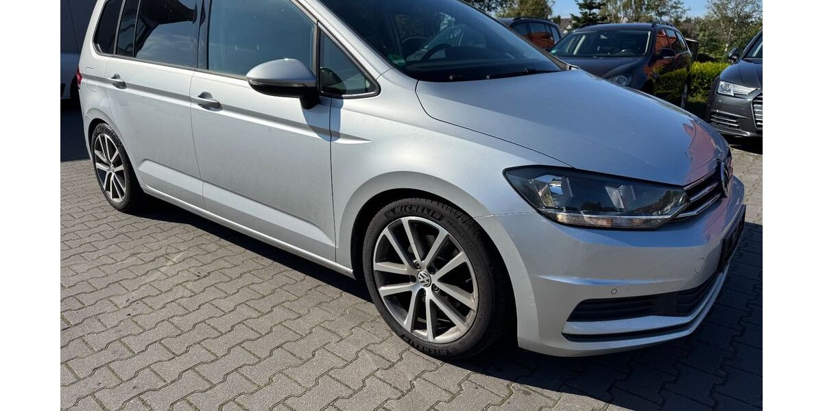 VW Touran 117.466 km 18.499 &euro; Moormerland 26802