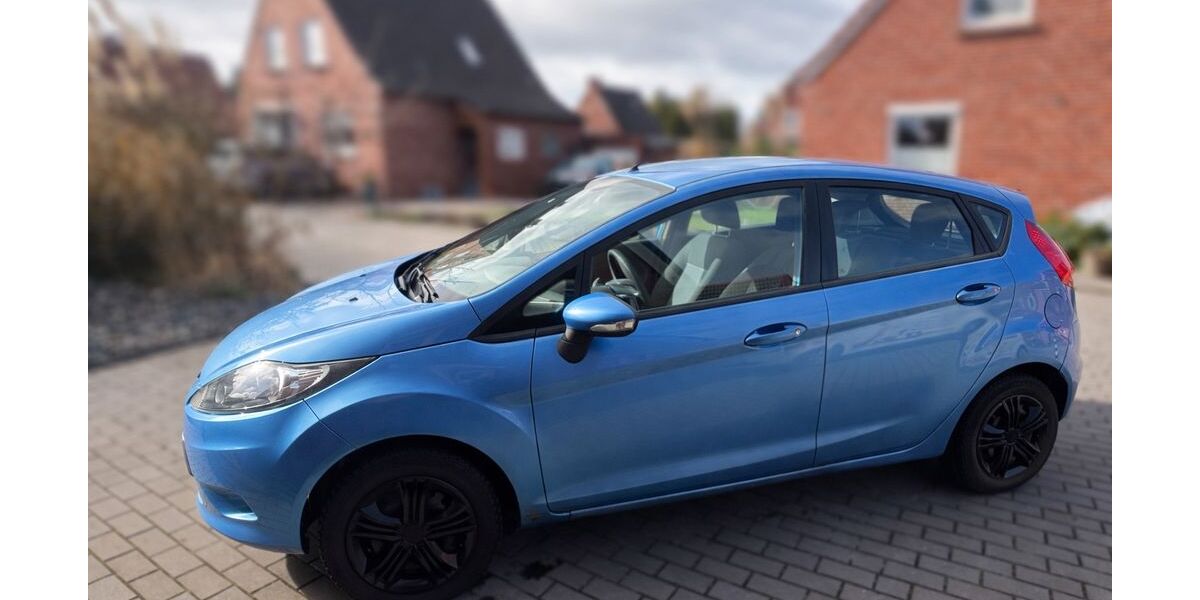 Ford Fiesta 124.400 km 3.850 &euro; Hinte 26759