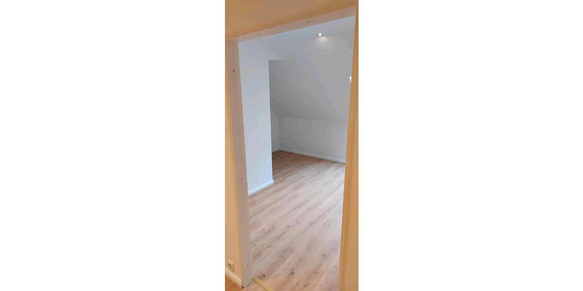 Dachgeschoßwohnung Großefehn - 4 Zimmer, 160 m&sup2;, 1.100&euro; | Angebot:26610301