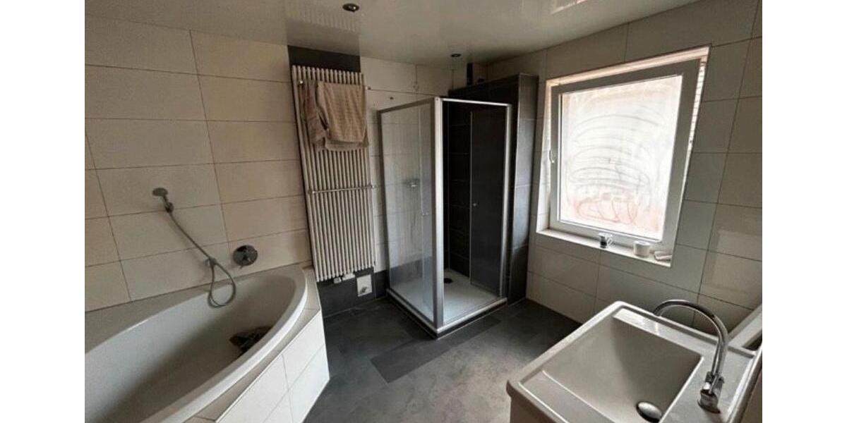 Einfamilienhaus Leer (Ostfriesland) - 10 Zimmer, 240 m&sup2;, 2.000&euro; | Angebot:26611150