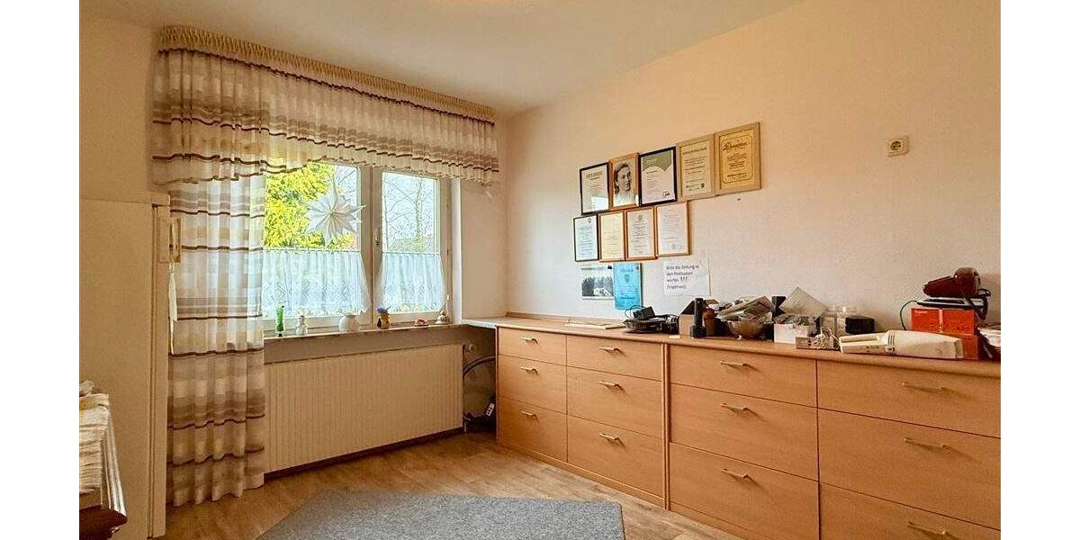 Mehrfamilienhaus, Wohnhaus Südbrookmerland Moordorf - 6 Zimmer, 137 m&sup2;, 239.000&euro; | Angebot:25700863
