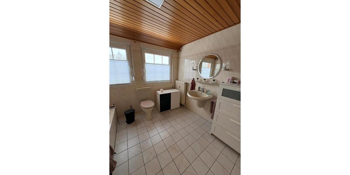 Dachgeschoßwohnung Westoverledingen - 2 Zimmer, 80 m&sup2;, 450&euro; | Angebot:26704828