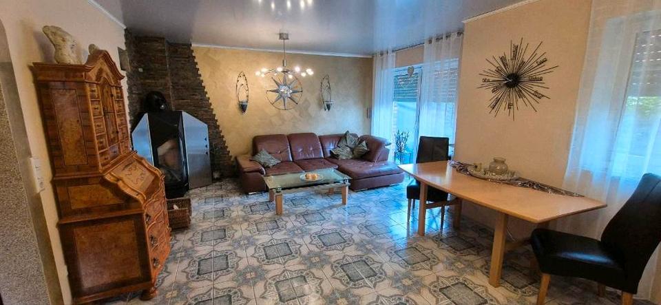 Einfamilienhaus Aurich Georgsfeld und Tannenhausen - 9 Zimmer, 260 m&sup2;, 650.000&euro; | Angebot:26135642