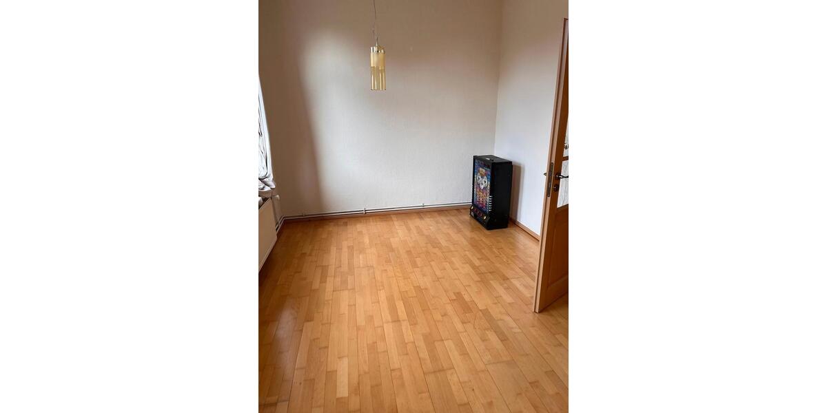 Etagenwohnung Emden - 5 Zimmer, 130 m&sup2;, 800&euro; | Angebot:26019066