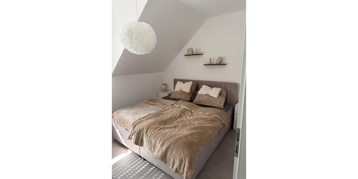 Dachgeschoßwohnung Westoverledingen - 3 Zimmer, 68 m&sup2;, 880&euro; | Angebot:25944680