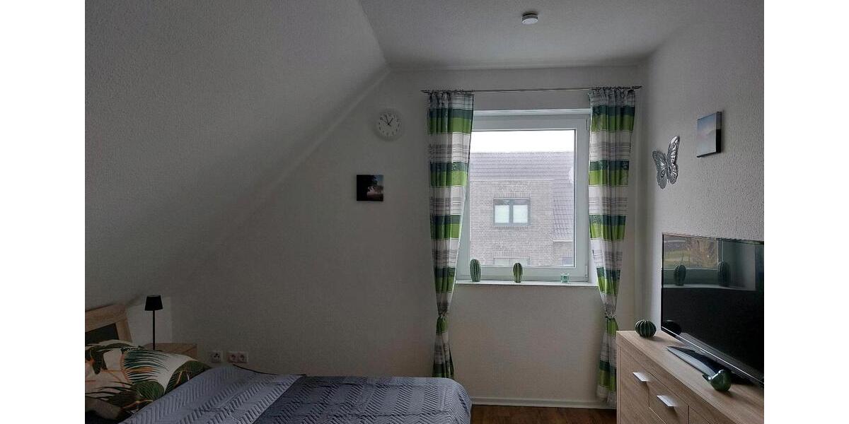 Dachgeschoßwohnung Hage - 3 Zimmer, 75 m&sup2;, 600&euro; | Angebot:26632948