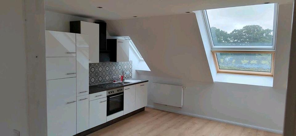 Dachgeschoßwohnung Großefehn - 4 Zimmer, 160 m&sup2;, 1.100&euro; | Angebot:26610301