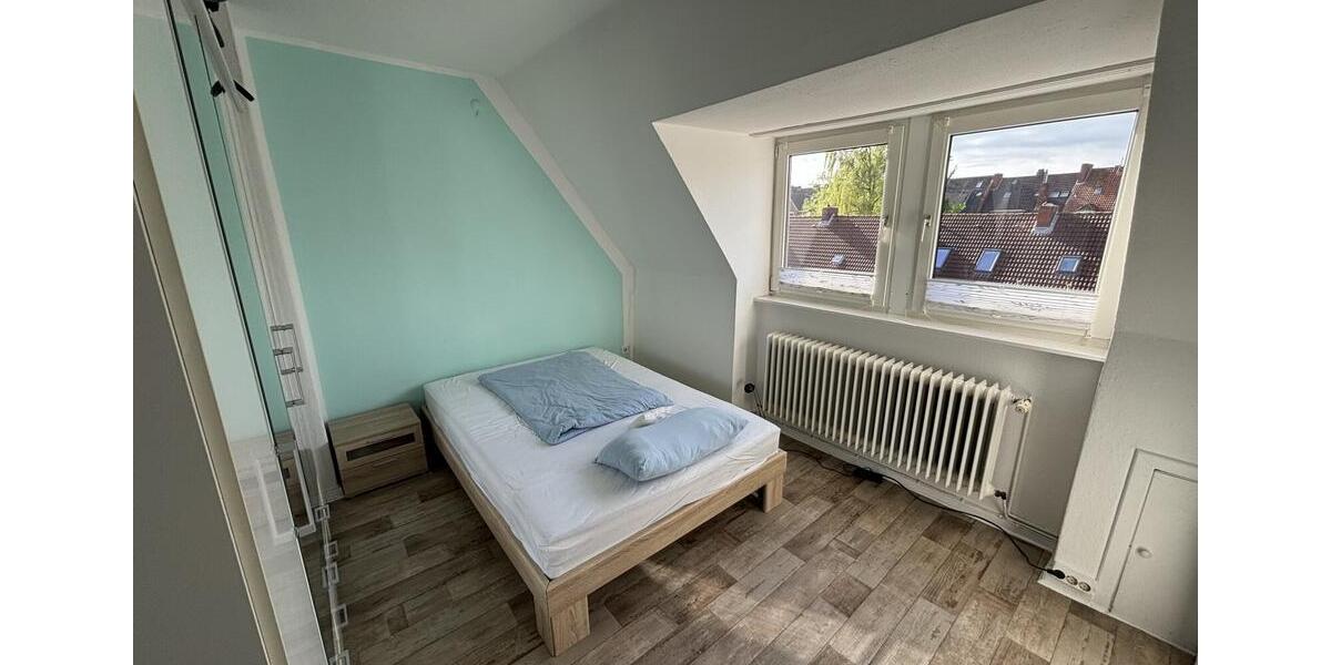 Dachgeschoßwohnung Emden - 3 Zimmer, 63 m&sup2;, 410&euro; | Angebot:24419376