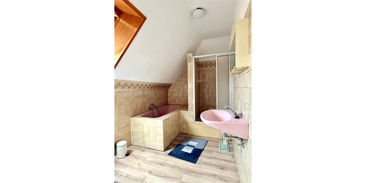 Mehrfamilienhaus, Wohnhaus Südbrookmerland Moordorf - 6 Zimmer, 137 m&sup2;, 239.000&euro; | Angebot:25700863