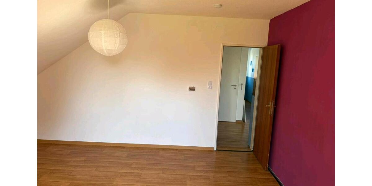 Dachgeschoßwohnung Moormerland - 3 Zimmer, 65 m&sup2;, 490&euro; | Angebot:26692409