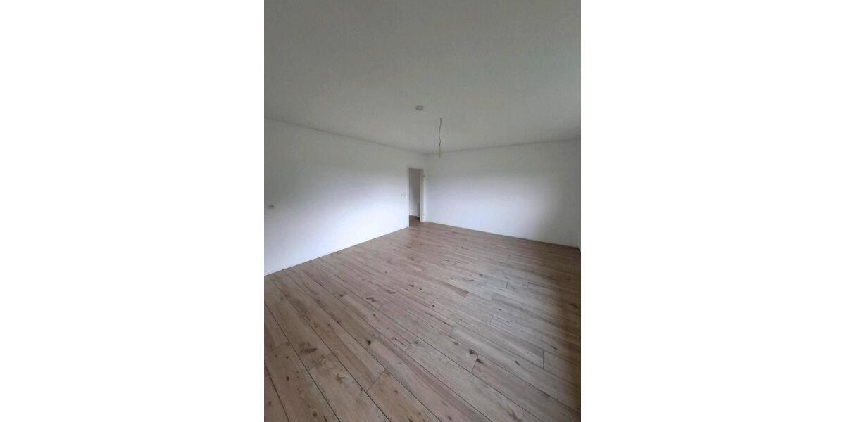 Etagenwohnung Großefehn - 5 Zimmer, 170 m&sup2;, 1.390&euro; | Angebot:26536409