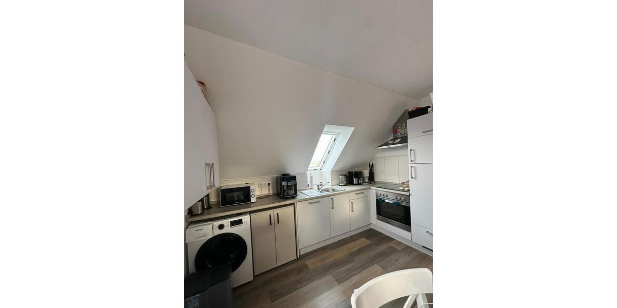 Dachgeschoßwohnung Norden - 3 Zimmer, 60 m&sup2;, 520&euro; | Angebot:26005659