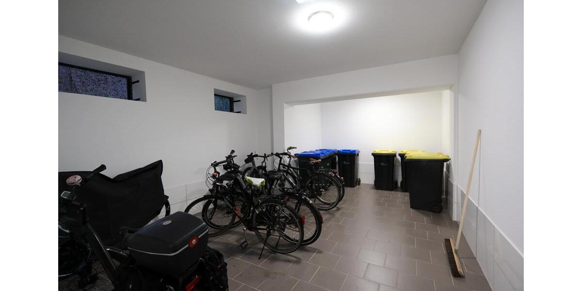 Etagenwohnung Aurich - 3 Zimmer, 97 m&sup2;, 1.250&euro; | Angebot:24590152