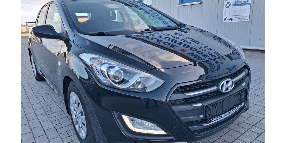Hyundai i30 53.000 km 10.650 &euro; Upgant- Schott 26529