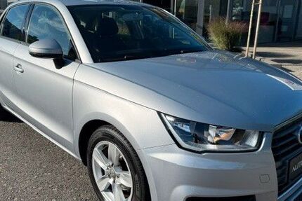 Audi A1 71.000 km 13.490 &euro; Leer 26789