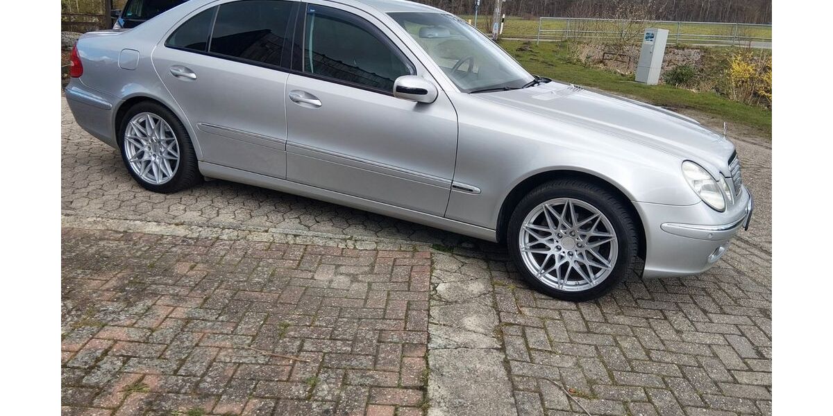 Mercedes-Benz E 240 103.000 km 6.800 &euro; Großheide 26532