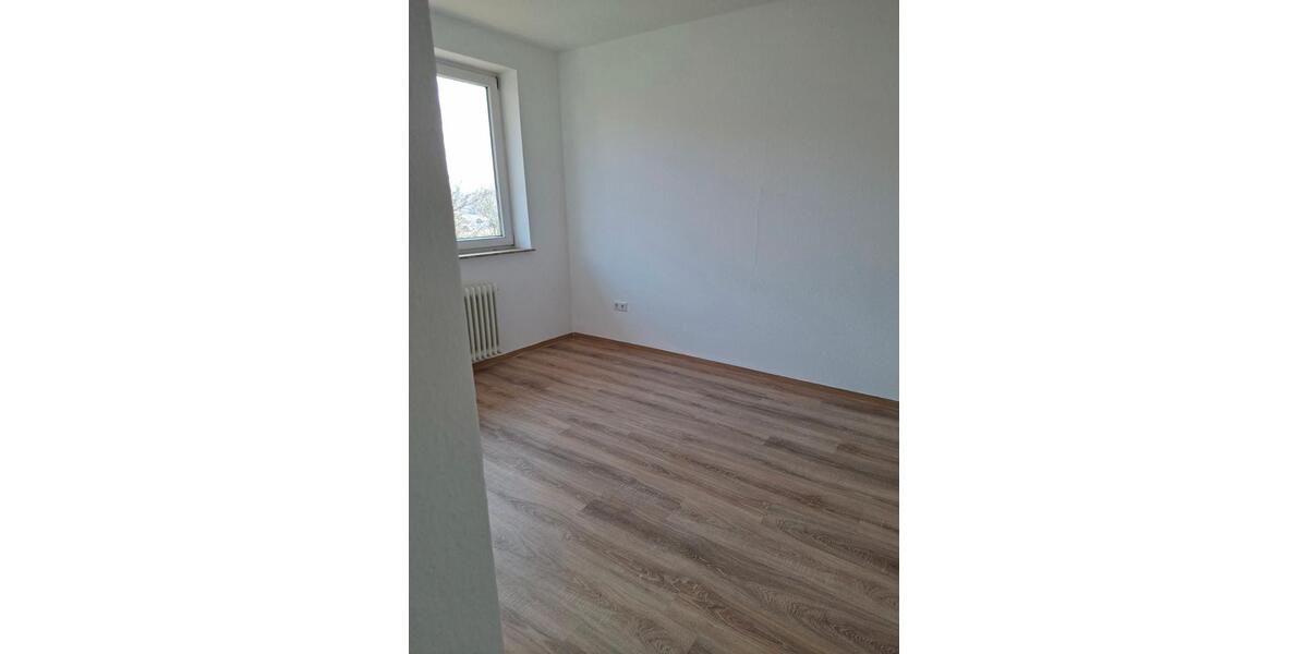 Etagenwohnung Emden - 4 Zimmer, 88 m&sup2;, 618&euro; | Angebot:25989525
