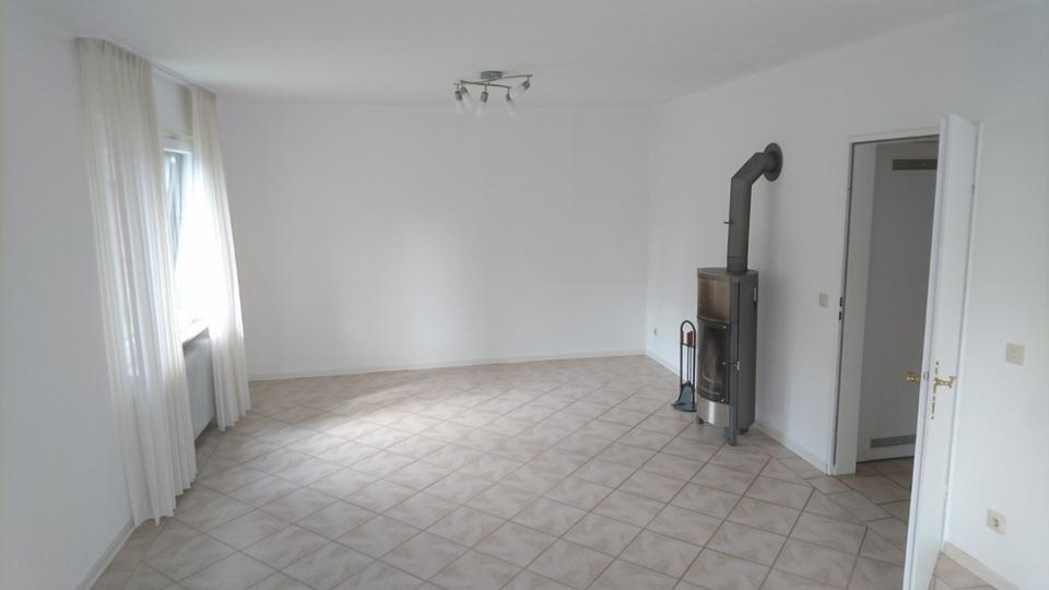 Erdgeschoßwohnung Leer (Ostfriesland) - 2 Zimmer, 93 m&sup2;, 800&euro; | Angebot:25946929
