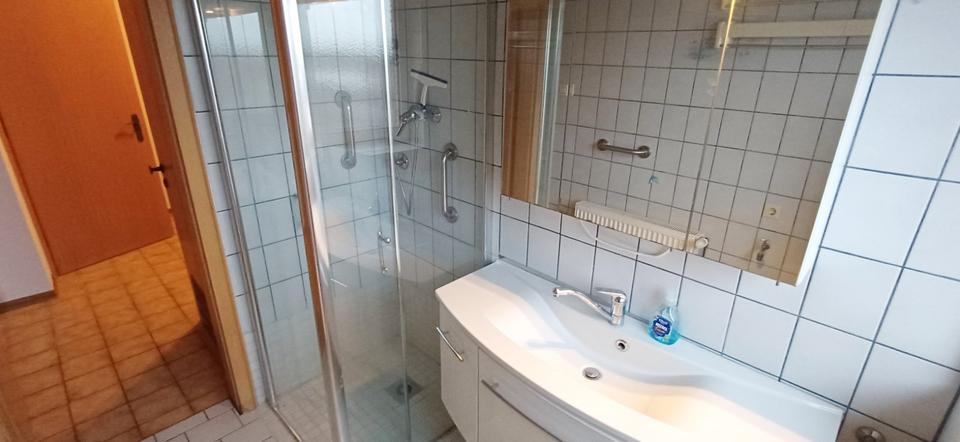 Etagenwohnung Emden Tholenswehr - 3.5 Zimmer, 79 m&sup2;, 650&euro; | Angebot:25865314