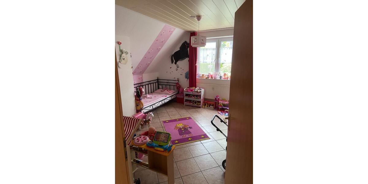 Dachgeschoßwohnung Westoverledingen - 5 Zimmer, 110 m&sup2;, 690&euro; | Angebot:23903881