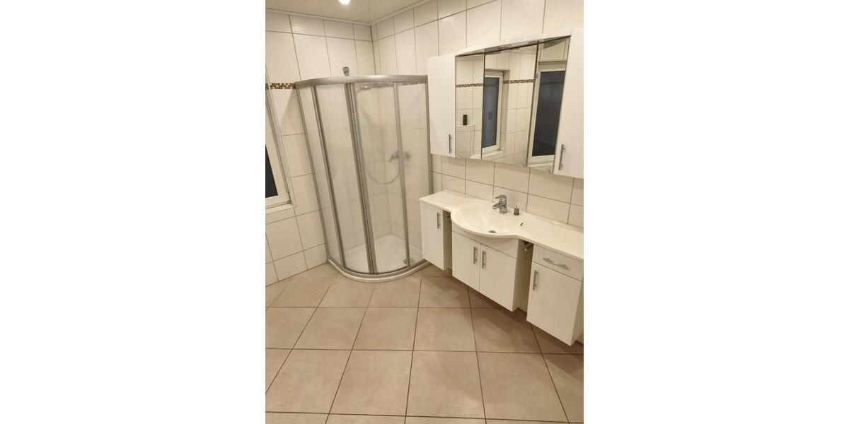 Erdgeschoßwohnung Emden Tholenswehr - 1 Zimmer, 105 m&sup2;, 900&euro; | Angebot:25377059