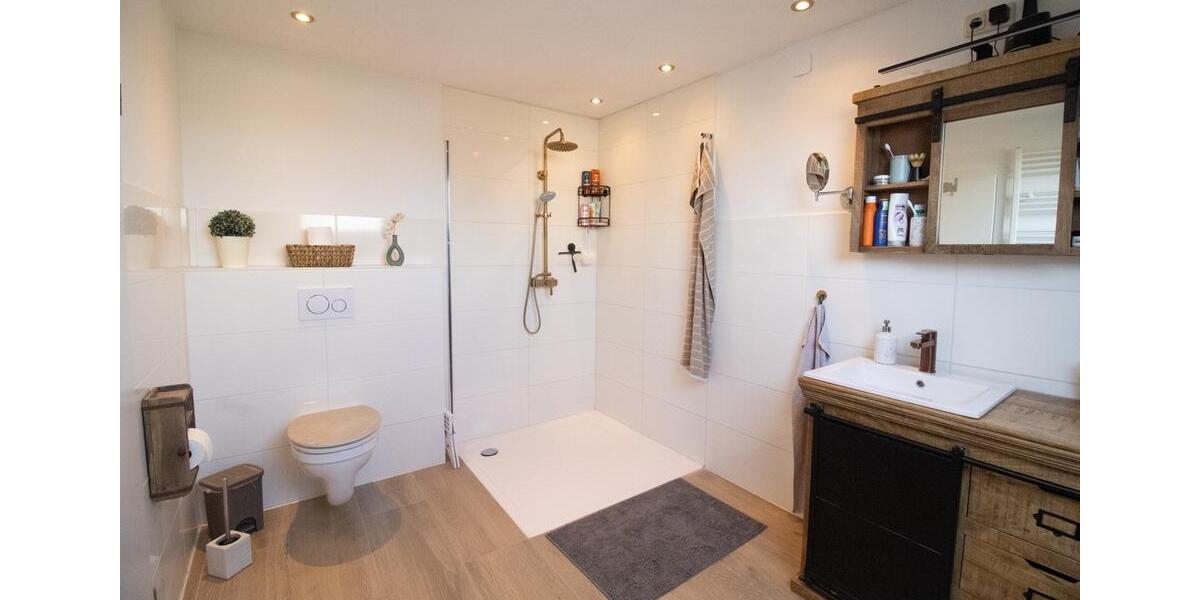 Reihenhaus Emden - 4 Zimmer, 180 m&sup2;, 245.000&euro; | Angebot:25801727