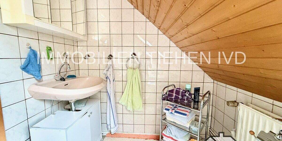 Doppelhaushälfte Weener Holthusen - 5 Zimmer, 138 m&sup2;, 185.000&euro; | Angebot:25699995