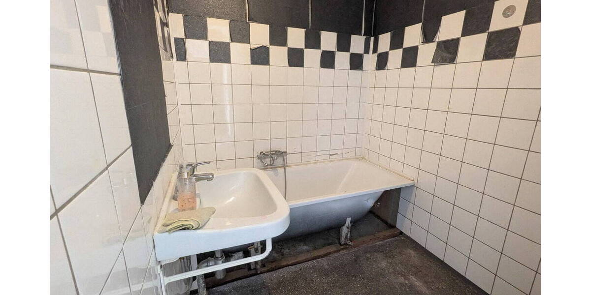 Etagenwohnung Emden Barenburg - 4 Zimmer, 87 m&sup2;, 52.000&euro; | Angebot:26522245