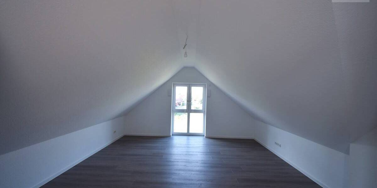 Etagenwohnung Aurich Extum - 3 Zimmer, 95 m&sup2;, 1.120&euro; | Angebot:25727191