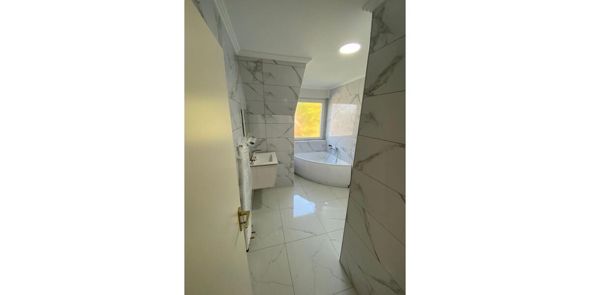 Dachgeschoßwohnung Aurich - 4 Zimmer, 108 m&sup2;, 1.250&euro; | Angebot:27615138