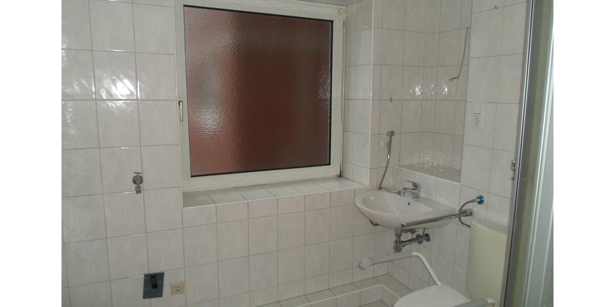 Etagenwohnung Emden Tholenswehr - 3 Zimmer, 76 m&sup2;, 590&euro; | Angebot:25542274