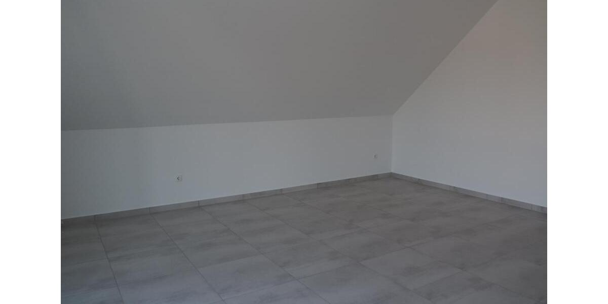 Dachgeschoßwohnung Westoverledingen - 3 Zimmer, 71 m&sup2;, 780&euro; | Angebot:25181171