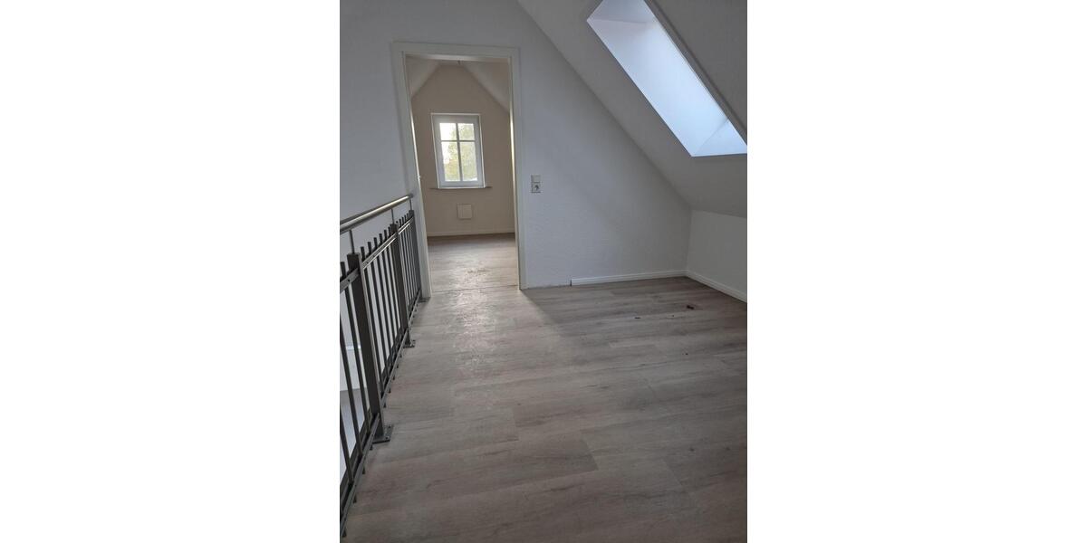 Dachgeschoßwohnung Moormerland - 3 Zimmer, 78 m&sup2;, 875&euro; | Angebot:26528640