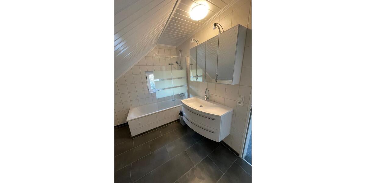 Dachgeschoßwohnung Aurich Egels und Wallinghausen - 5 Zimmer, 100 m&sup2;, 1.000&euro; | Angebot:25843949