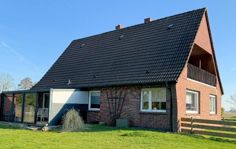Großes Einfamilienhaus in Osteel (SG Brookmwerland) (Mindestgebot: 239.000 EUR) - Einfamilienhaus Osteel | Angebot:26477965