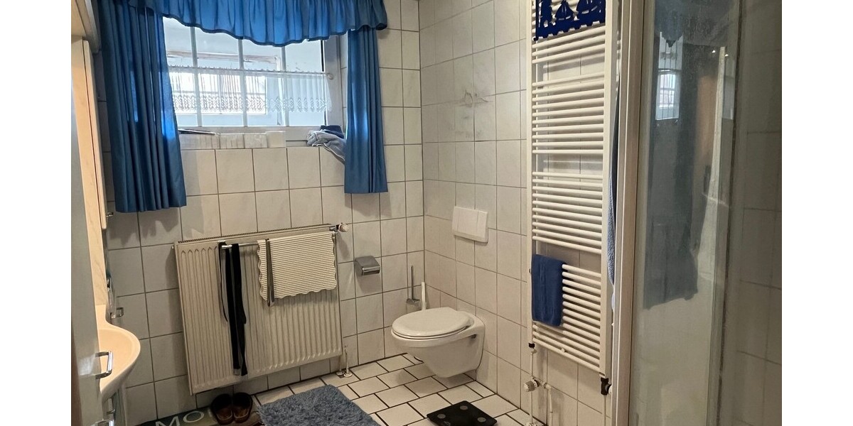 Großzügiges Wohnhaus mit Vollkeller in verkehrsgünstiger Wohnlage von Westerende-Kirchloog - Einfamilienhaus Ihlow | Angebot:26998612