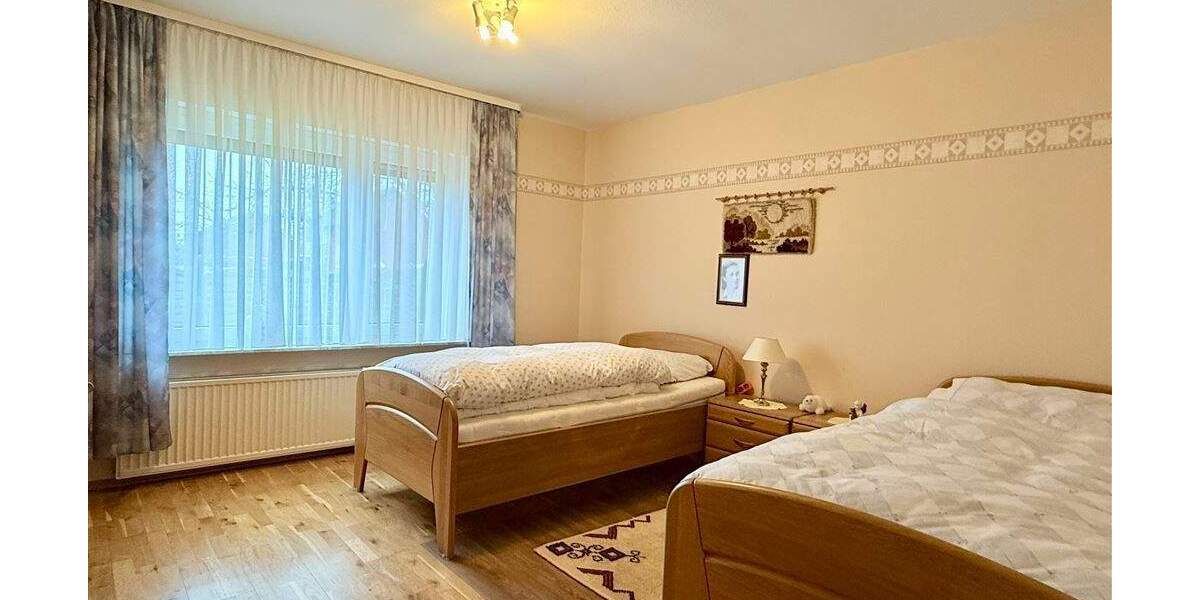 Mehrfamilienhaus, Wohnhaus Südbrookmerland Moordorf - 6 Zimmer, 137 m&sup2;, 239.000&euro; | Angebot:25700863