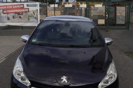 Peugeot 208 98.800 km 8.999 &euro; Aurich 26603