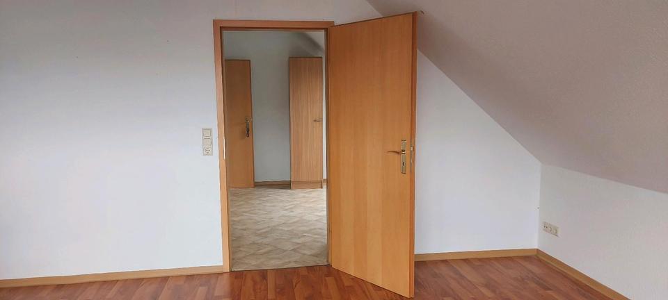 Dachgeschoßwohnung Norden - 2 Zimmer, 60 m&sup2;, 560&euro; | Angebot:26448320