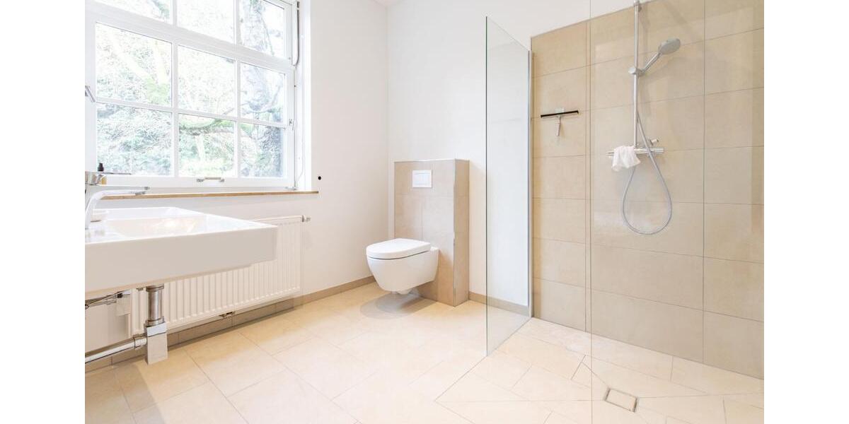 Erdgeschoßwohnung Emden Tholenswehr - 3 Zimmer, 138 m&sup2;, 1.480&euro; | Angebot:25855455