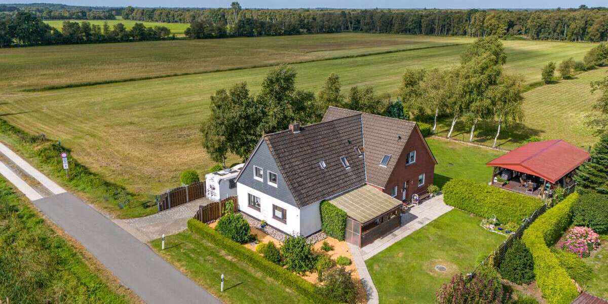 Einfamilienhaus Aurich Georgsfeld und Tannenhausen - 8 Zimmer, 213 m&sup2;, 259.000&euro; | Angebot:25517800