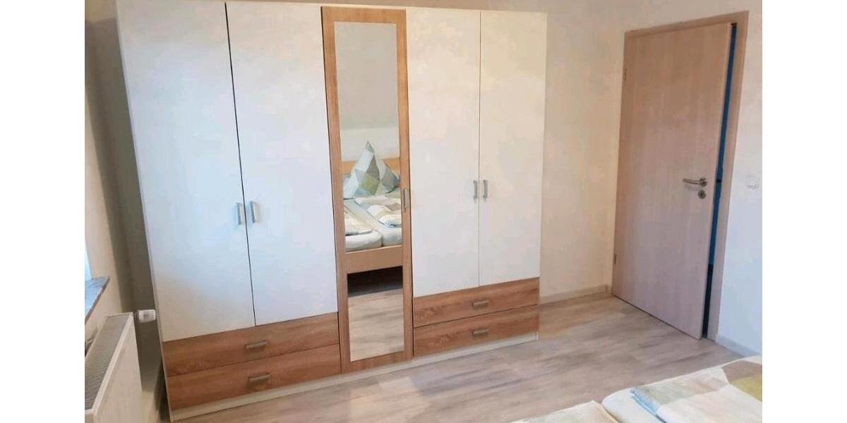 Dachgeschoßwohnung Emden - 2 Zimmer, 40 m&sup2;, 600&euro; | Angebot:25840769