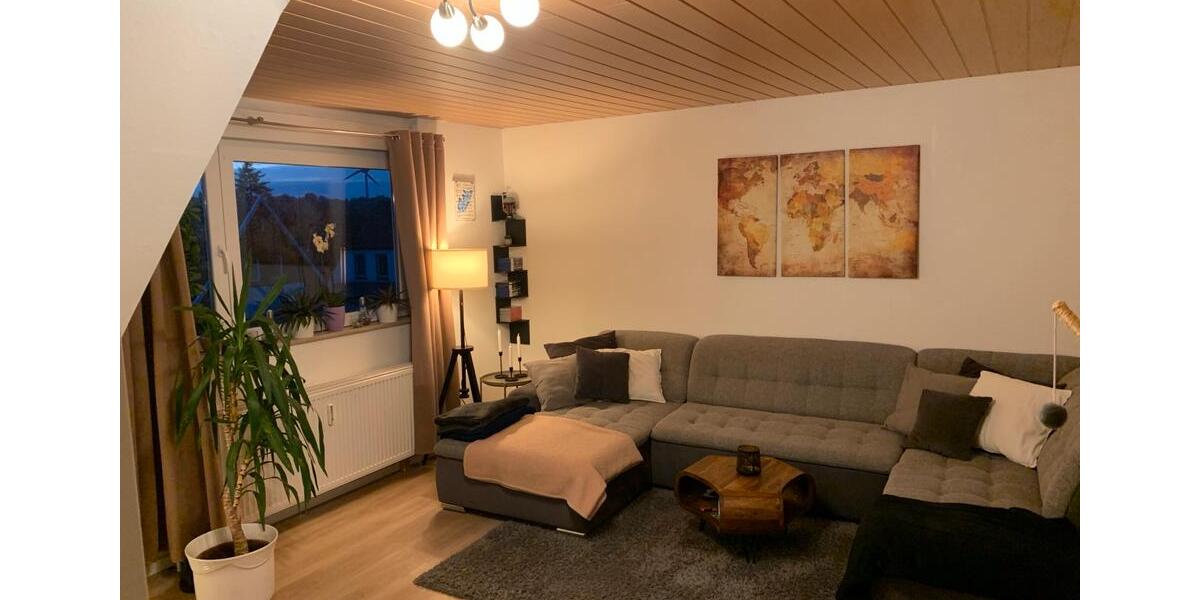 Dachgeschoßwohnung Emden Tholenswehr - 5 Zimmer, 90 m&sup2;, 750&euro; | Angebot:25375308