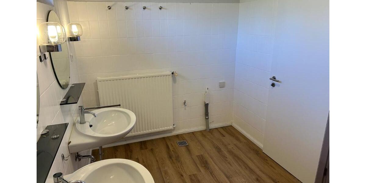 Erdgeschoßwohnung Norden - 5 Zimmer, 102 m&sup2;, 1.290&euro; | Angebot:26044858