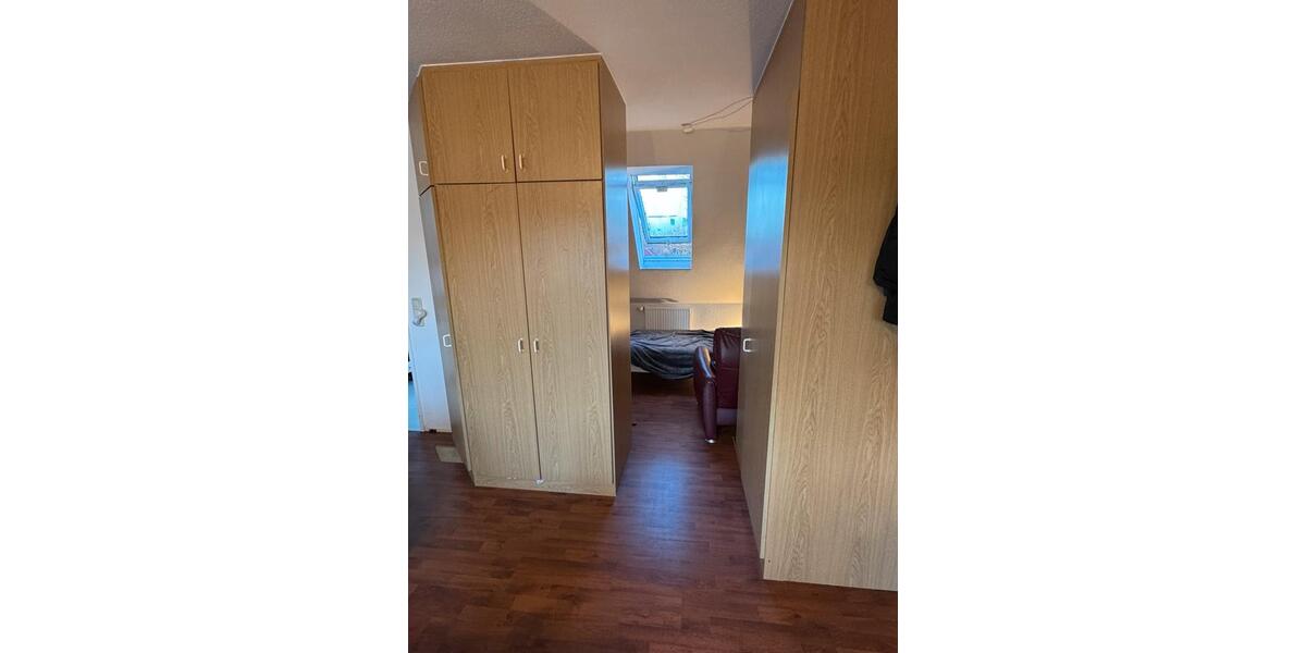 Dachgeschoßwohnung Norden - 1.5 Zimmer, 34 m&sup2;, 310&euro; | Angebot:26613132