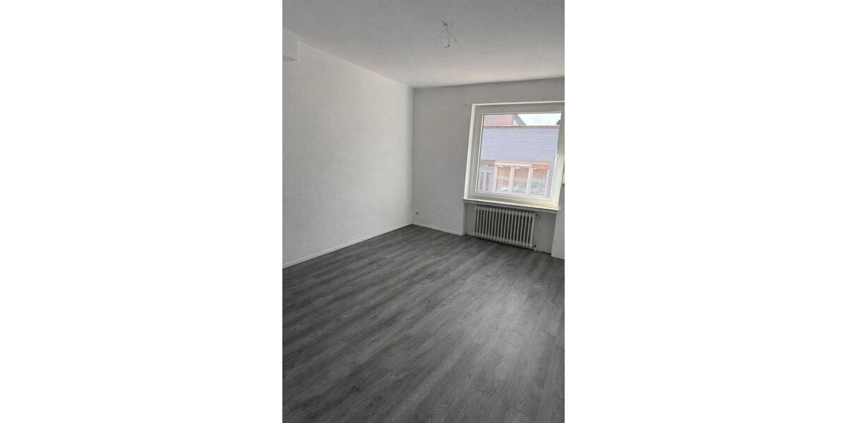Hochparterre Emden - 2 Zimmer, 65 m&sup2;, 750&euro; | Angebot:25810488