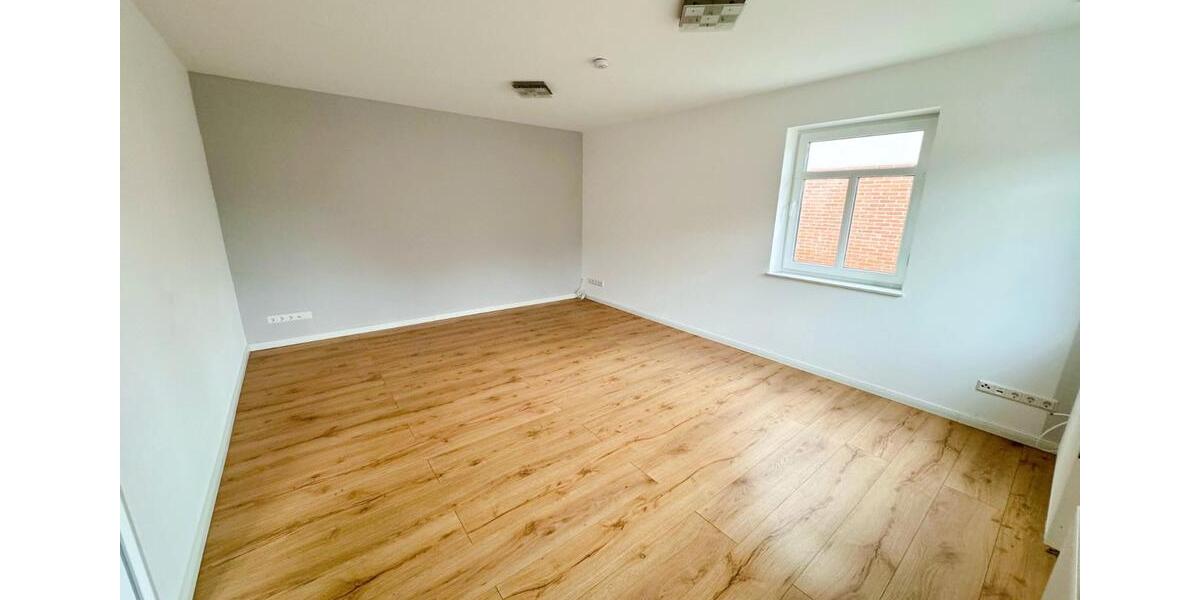 Doppelhaushälfte Norden - 3 Zimmer, 83 m&sup2;, 690&euro; | Angebot:25571597